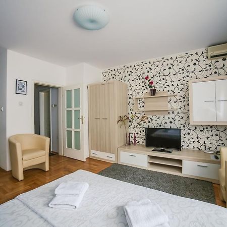 Apartment Stela Belgrado Esterno foto